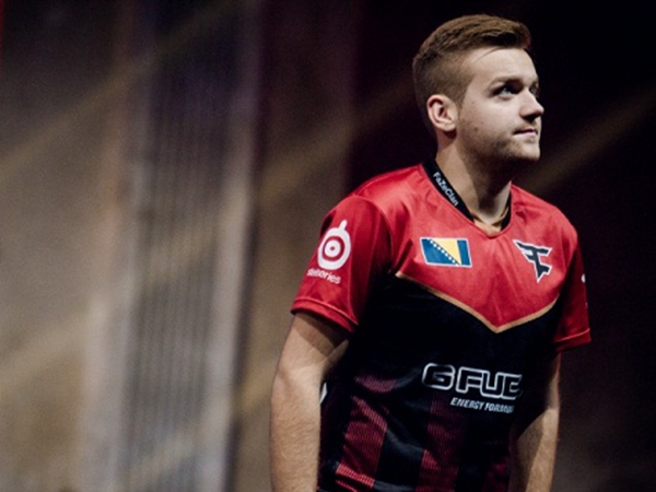 QiuQiu ：第二局的时候其实没有想到对面会选到阿木木