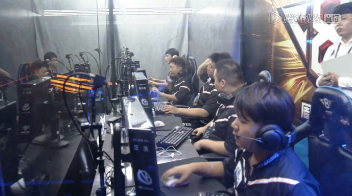 JDG赛后群访 Ruler：小法、大虫子在团队游戏的表现还是个未知数